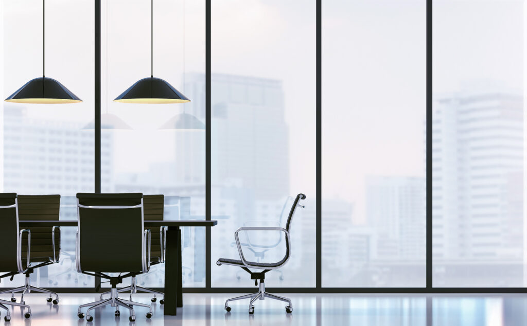 Comment choisir le bon vitrage pour les fenêtres de votre entreprise ?